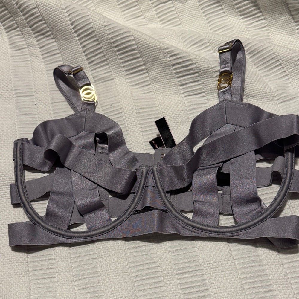 NWOT Victoria’s Secret Bandage Bra-38D